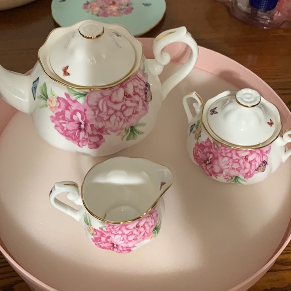 Royal Albert Other - Miranda Kerr tea pot creamer and sugar